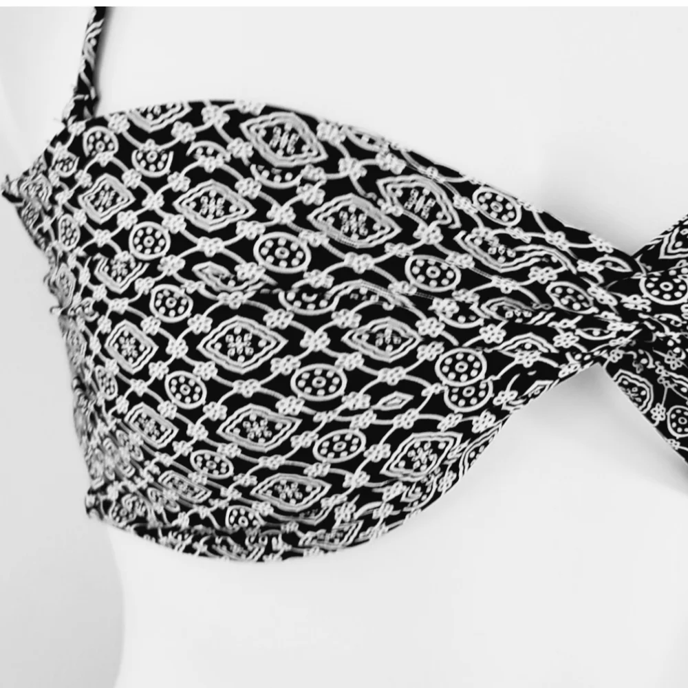 Atmosphere black white bandeau/straps Bikini set